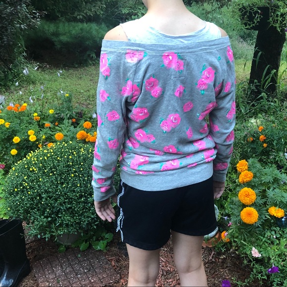 🛍$1 Add On Item!🛍 Wear it on or off shoulder - Picture 5 of 8